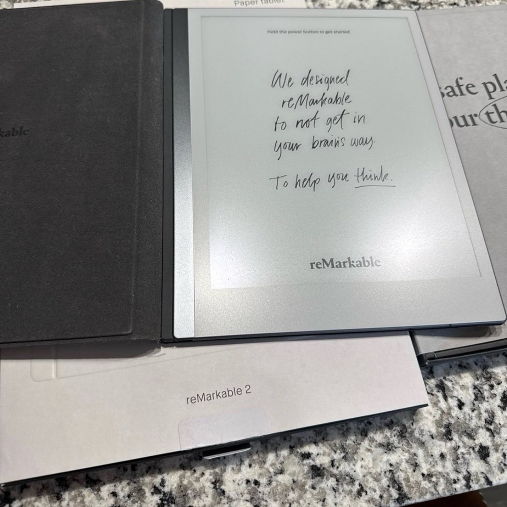 reMarkable 2 Bundle – NIB Marker Plus, Polymer Folio, 8 Nibs, Boxes – Excellent! - Picture 3 of 10